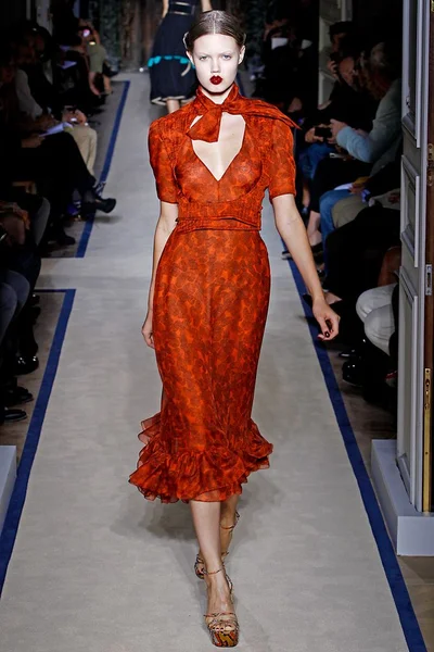 Look 12